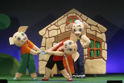 Musical infantil 'Los tres cerditos' en el García Márquez este sábado
