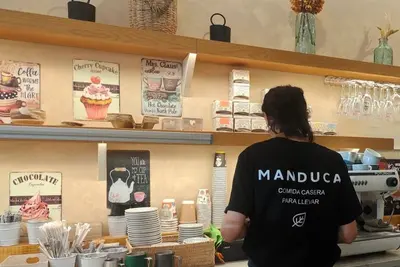 Manduca toma el relevo de una cafetería de Perillo con comida casera para llevar