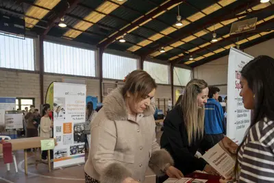 Éxito en la Feria de Orientación Académica y Profesional en Oleiros