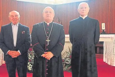 Celebración por los 90 años del cura Guillermo Taboada en Oleiros