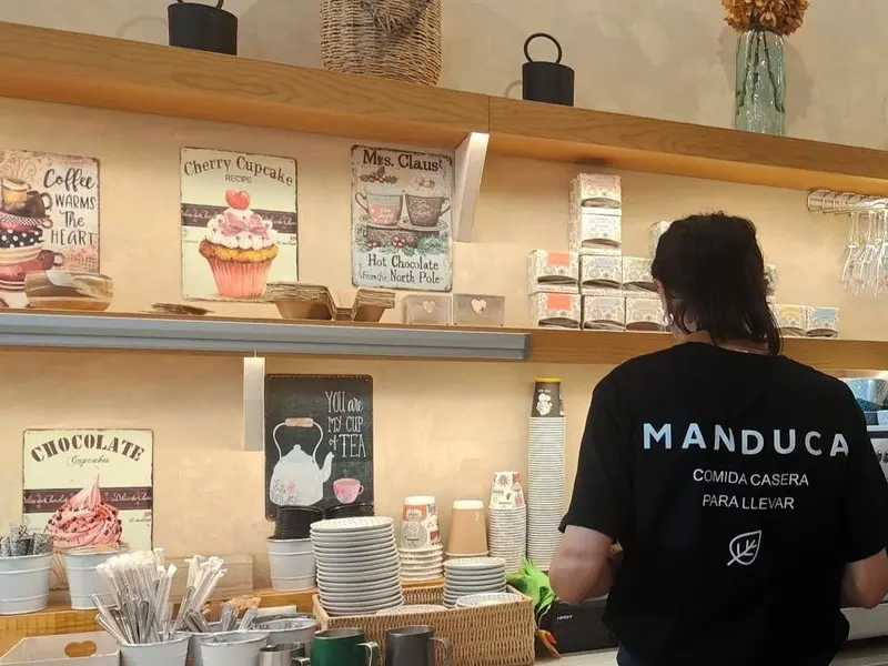 Manduca toma el relevo de una cafetería de Perillo con comida casera para llevar
