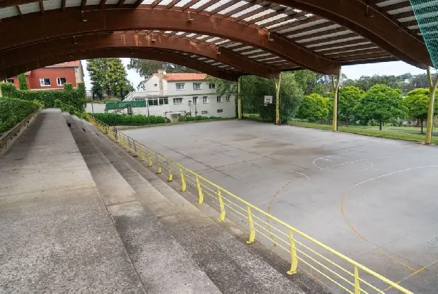 Oleiros renovará la pista de Meixonfrío para mejorar su uso durante todo el año