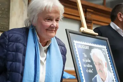 Lucía Topolansky participará por videoconferencia en la inauguración del paseo a Pepe Mujica en Oleiros