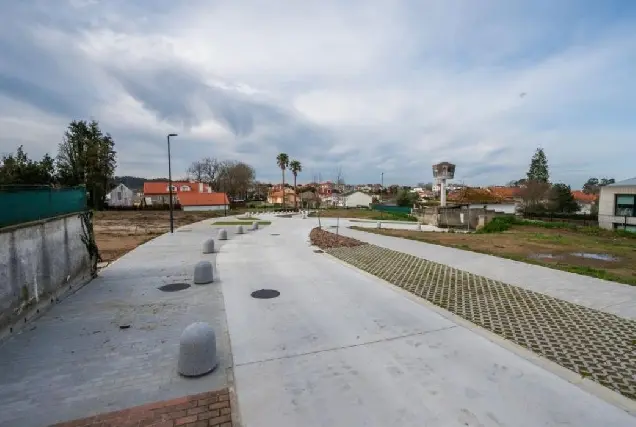 Subasta de 12 parcelas municipales para construcción de viviendas en Oleiros y alrededores