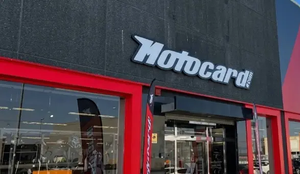 Motocard abre en Parque Oleiros su primera tienda en Galicia