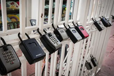 Oleiros prohíbe los pisos turísticos para proteger el acceso a la vivienda