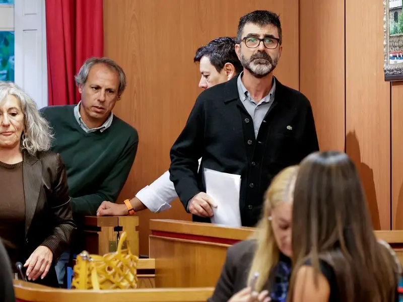 El PSOE de Oleiros pide reprobar a García Seoane y denuncia la retirada de su coche