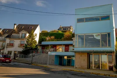 El Concello de Oleiros declara desierto el concurso para gestionar el bar de la Casa do Pobo