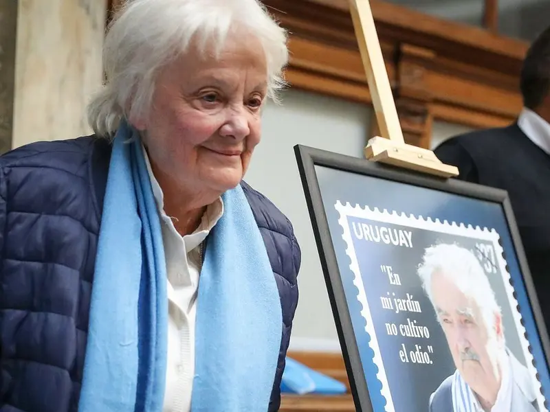 Lucía Topolansky participará por videoconferencia en la inauguración del paseo a Pepe Mujica en Oleiros