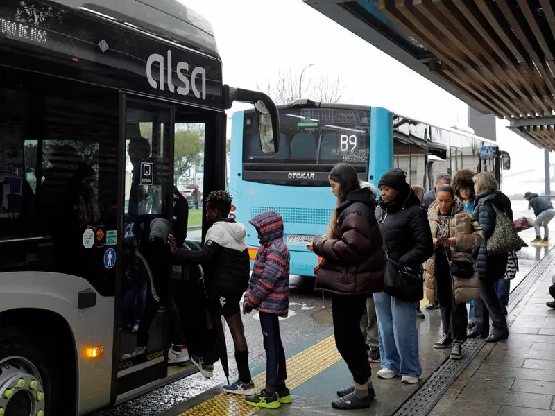 Oleiros abandona la reunión sobre transporte metropolitano por la falta de atención de la Xunta